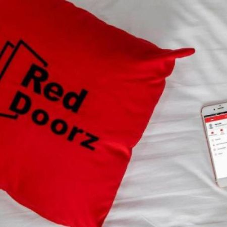 Reddoorz Plus @ Karet Setiabudi 雅加达 外观 照片