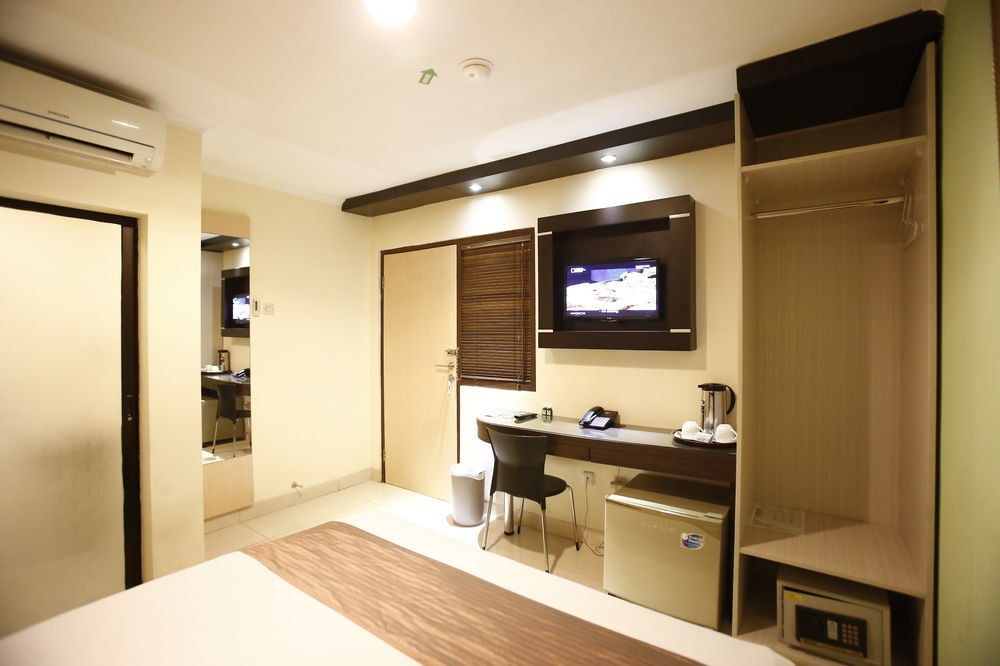 Reddoorz Plus @ Karet Setiabudi 雅加达 外观 照片