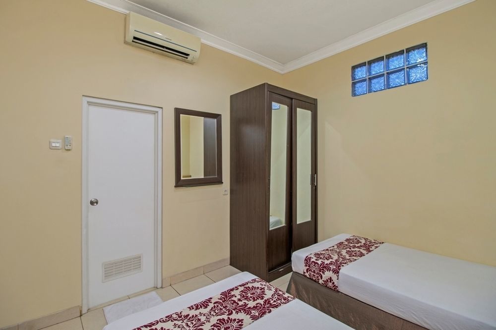 Reddoorz Plus @ Karet Setiabudi 雅加达 外观 照片