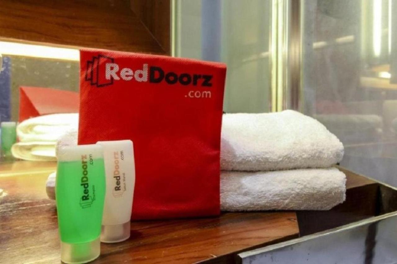 Reddoorz Plus @ Karet Setiabudi 雅加达 外观 照片